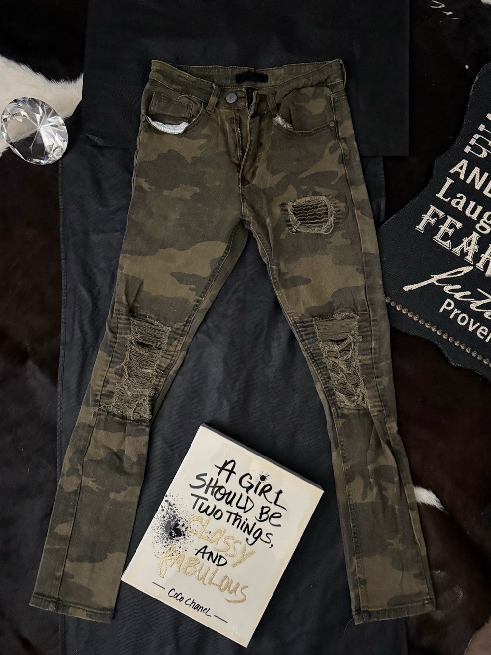 Camo Distressed Skinny Jeans - Olive Green
